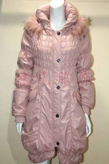 东莞市健凡服饰新款产品解析——以丽人服装网为例