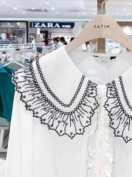 百变领型 工艺细节赋予衣服独特魅力